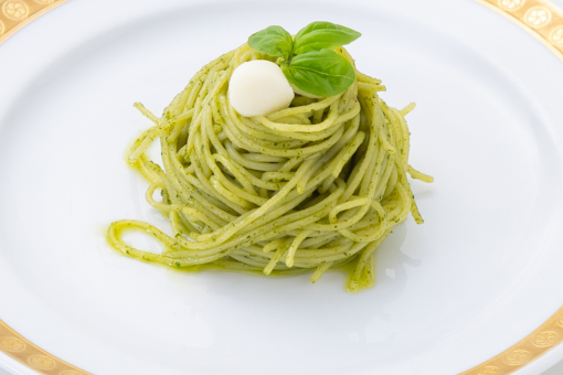 <p>浜松産バジルとモッツァレラのカッペリーニ</p>