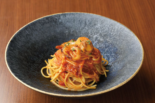 <p>シーフードとトマトソースのパスタ</p>